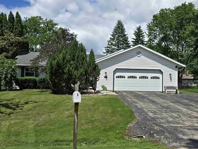 1430 SILVERWOOD LANE, Neenah, WI 54956