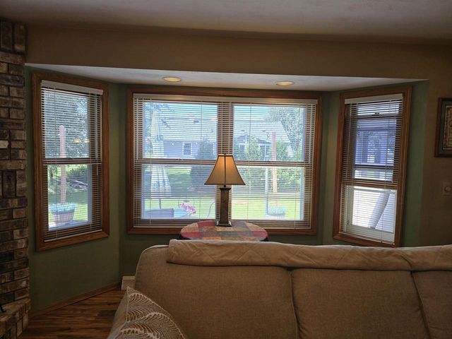 1430 SILVERWOOD LANE, Neenah, WI 54956