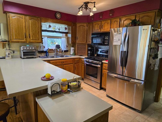 1430 SILVERWOOD LANE, Neenah, WI 54956
