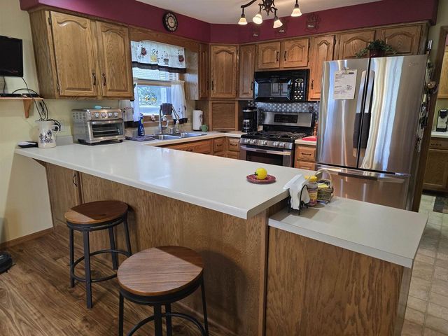 1430 SILVERWOOD LANE, Neenah, WI 54956