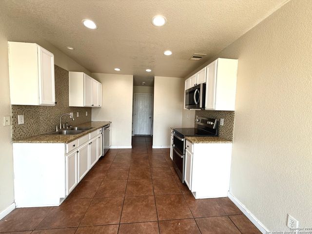 6118 Kensinger Pass, Converse, TX 78109