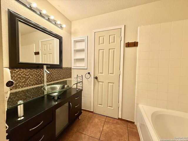 6118 Kensinger Pass, Converse, TX 78109