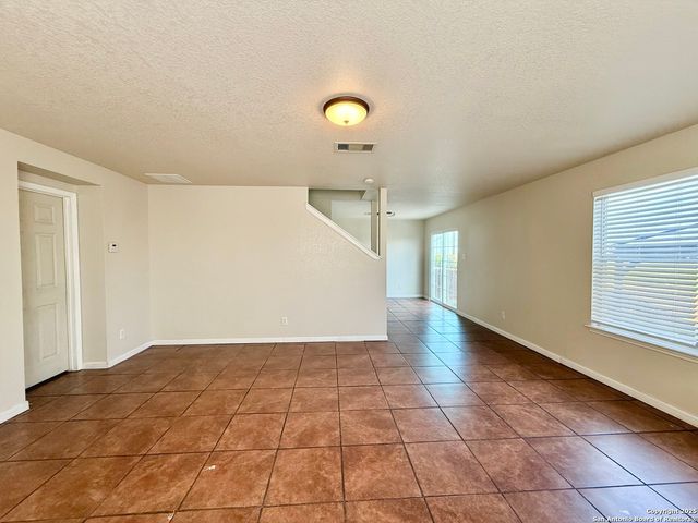 6118 Kensinger Pass, Converse, TX 78109