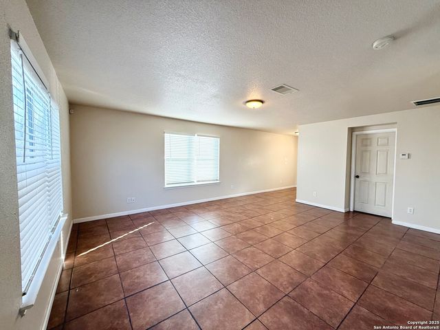6118 Kensinger Pass, Converse, TX 78109