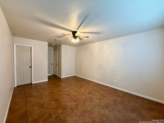 6118 Kensinger Pass, Converse, TX 78109