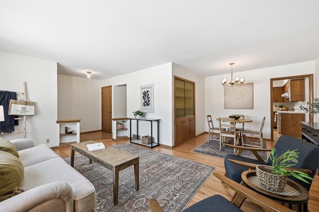 2868 N 118th STREET, Wauwatosa, WI 53222