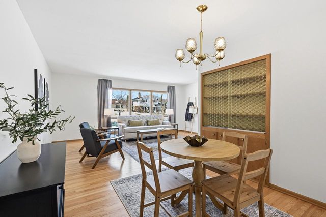 2868 N 118th STREET, Wauwatosa, WI 53222