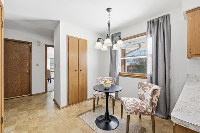 2868 N 118th STREET, Wauwatosa, WI 53222