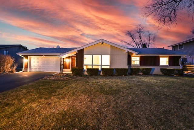 2868 N 118th STREET, Wauwatosa, WI 53222