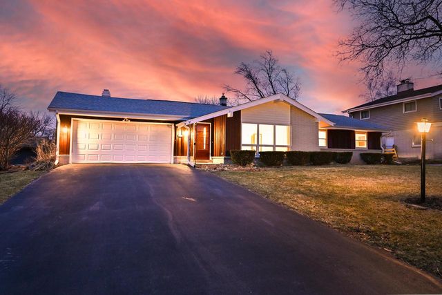 2868 N 118th STREET, Wauwatosa, WI 53222