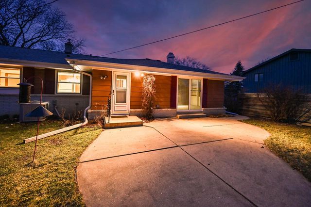 2868 N 118th STREET, Wauwatosa, WI 53222