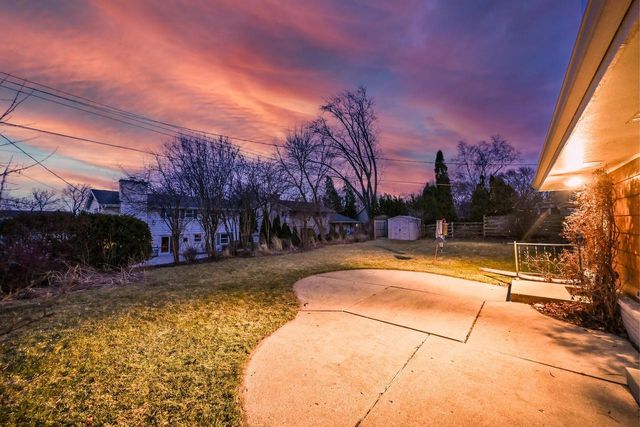 2868 N 118th STREET, Wauwatosa, WI 53222