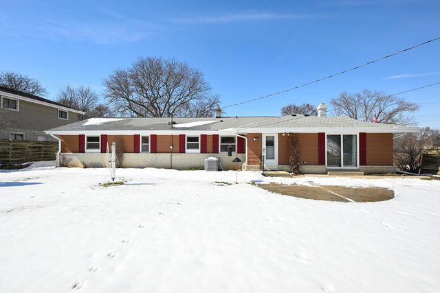 2868 N 118th STREET, Wauwatosa, WI 53222