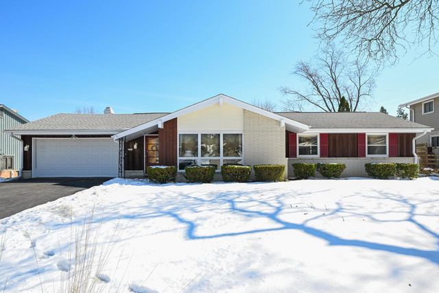 2868 N 118th STREET, Wauwatosa, WI 53222