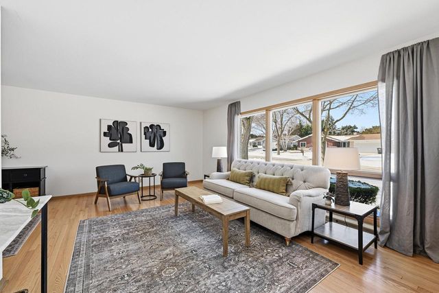 2868 N 118th STREET, Wauwatosa, WI 53222