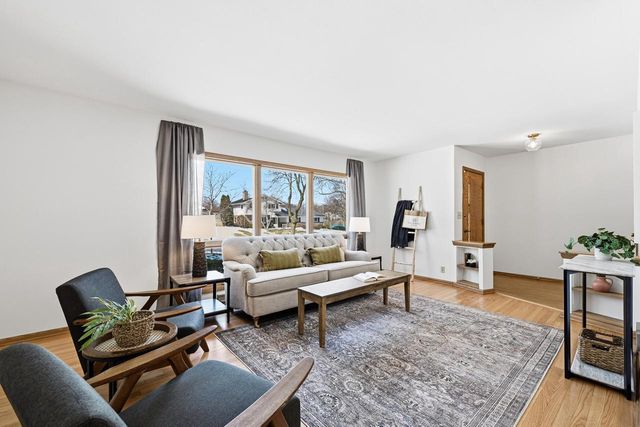 2868 N 118th STREET, Wauwatosa, WI 53222