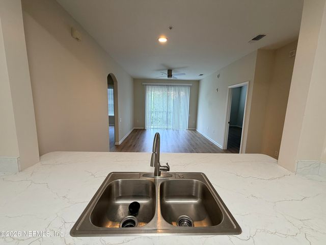 7990 BAYMEADOWS Road E 1111, Jacksonville, FL 32256