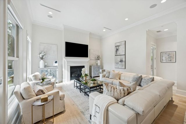 711 Timber Hill Drive, Hedwig Village, TX 77024