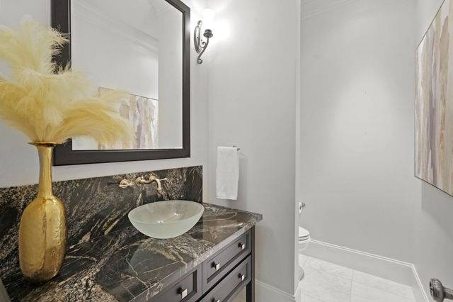 711 Timber Hill Drive, Hedwig Village, TX 77024