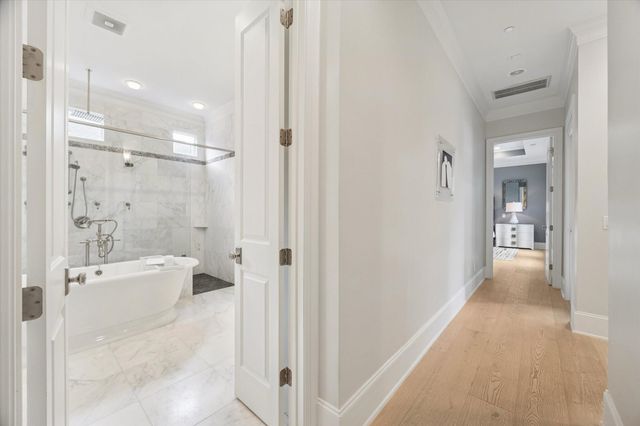 711 Timber Hill Drive, Hedwig Village, TX 77024