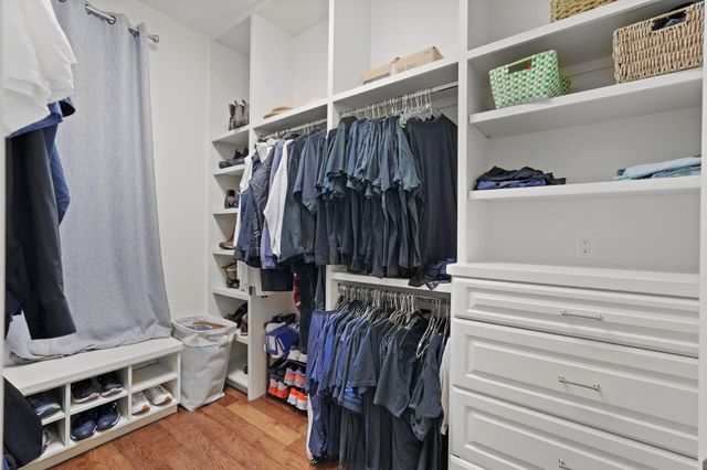 711 Timber Hill Drive, Hedwig Village, TX 77024