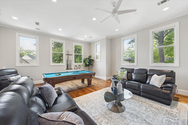 711 Timber Hill Drive, Hedwig Village, TX 77024