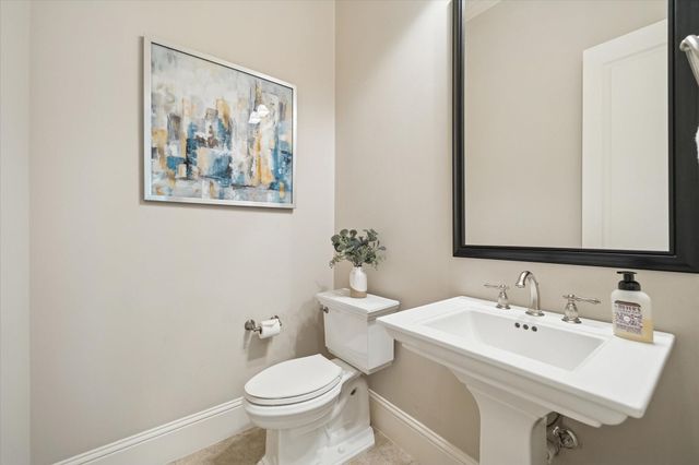 711 Timber Hill Drive, Hedwig Village, TX 77024