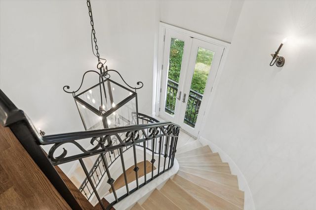 711 Timber Hill Drive, Hedwig Village, TX 77024