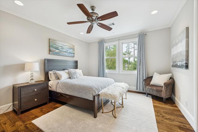 711 Timber Hill Drive, Hedwig Village, TX 77024