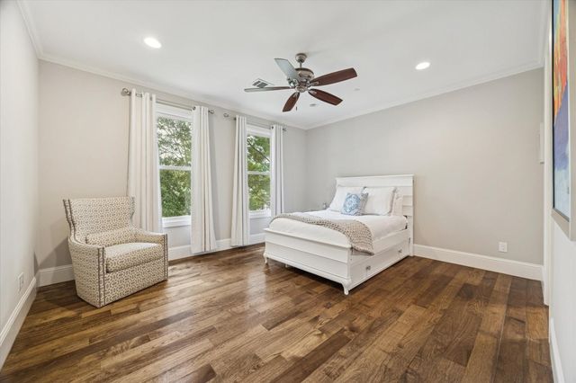 711 Timber Hill Drive, Hedwig Village, TX 77024