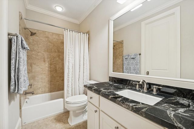 711 Timber Hill Drive, Hedwig Village, TX 77024