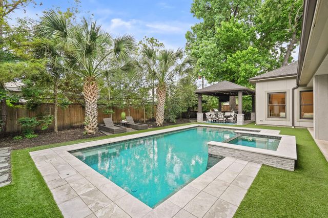 711 Timber Hill Drive, Hedwig Village, TX 77024