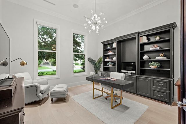 711 Timber Hill Drive, Hedwig Village, TX 77024