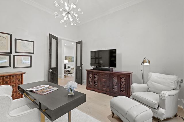 711 Timber Hill Drive, Hedwig Village, TX 77024