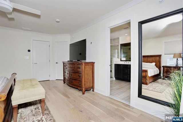 32 Melody Lane 37, Upper Saddle River, NJ 07458