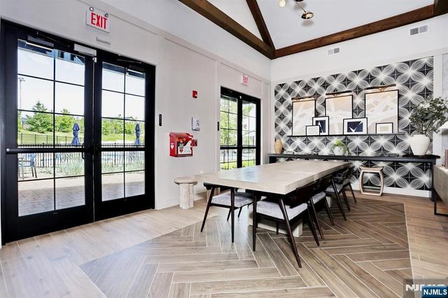 32 Melody Lane 37, Upper Saddle River, NJ 07458