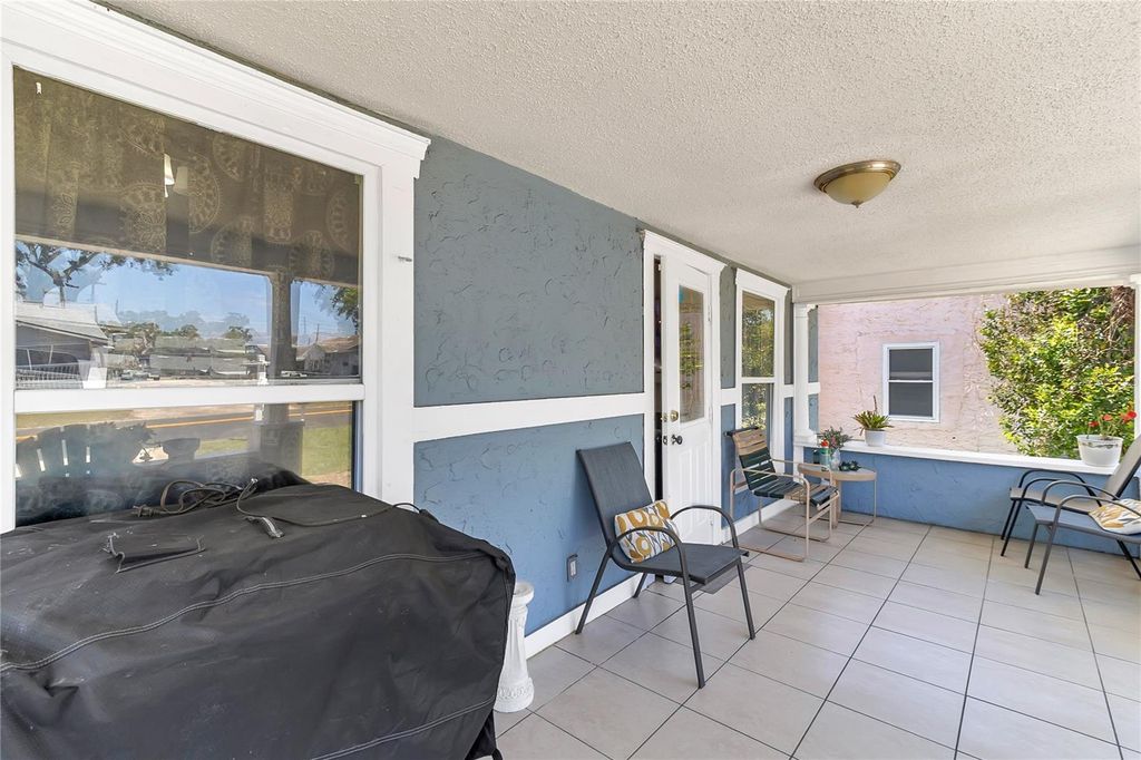 Image 2 of property listing at 212 SE H SE, Winter Haven, FL 33880