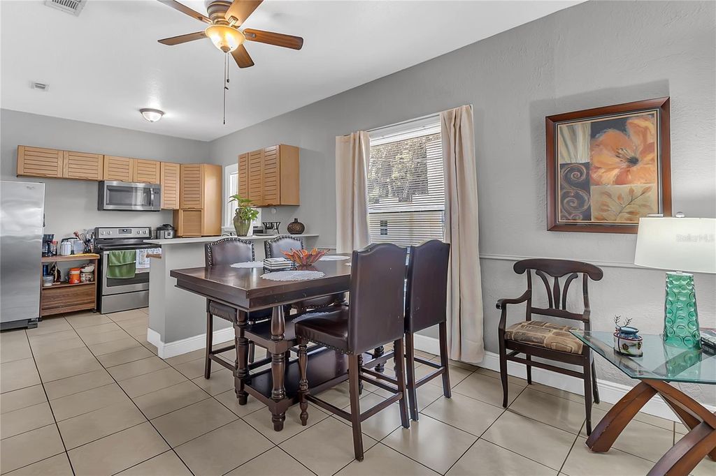 Image 6 of property listing at 212 SE H SE, Winter Haven, FL 33880