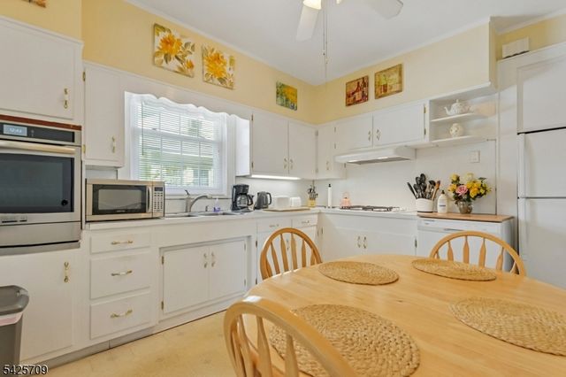 307 Manor Ave, Cranford Twp., NJ 07016
