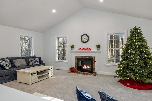 9 Captain's Way, Exeter, NH 03833