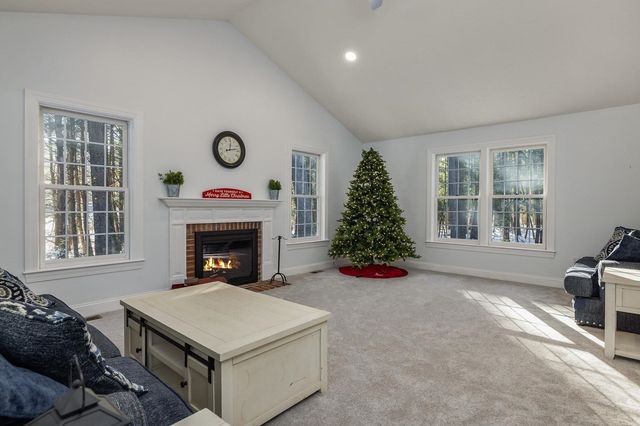 9 Captain's Way, Exeter, NH 03833