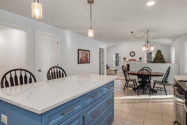 9 Captain's Way, Exeter, NH 03833