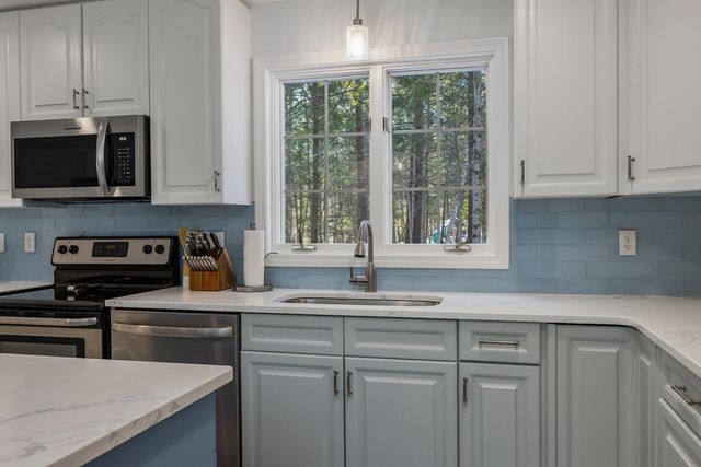 9 Captain's Way, Exeter, NH 03833