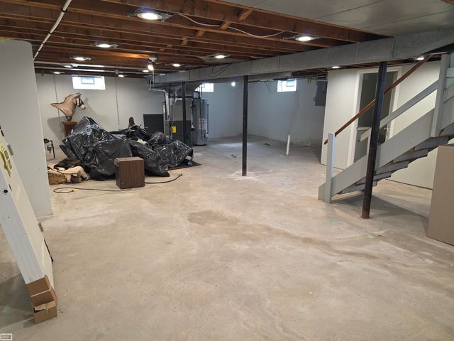 31257 Burton Street, Saint Clair Shores, MI 48082