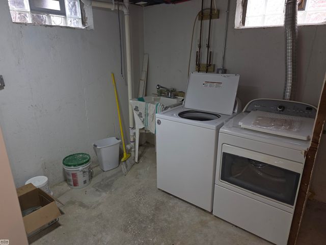 31257 Burton Street, Saint Clair Shores, MI 48082