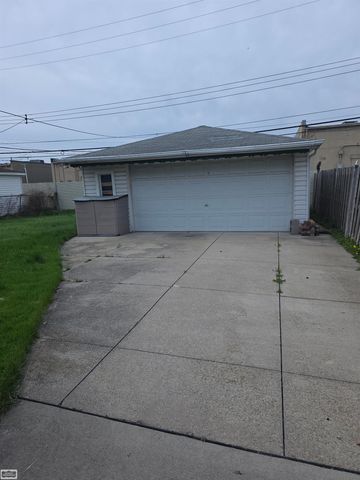 31257 Burton Street, Saint Clair Shores, MI 48082