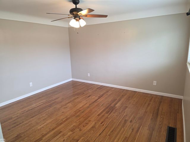 31257 Burton Street, Saint Clair Shores, MI 48082