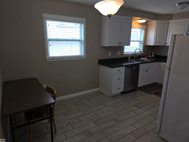 31257 Burton Street, Saint Clair Shores, MI 48082