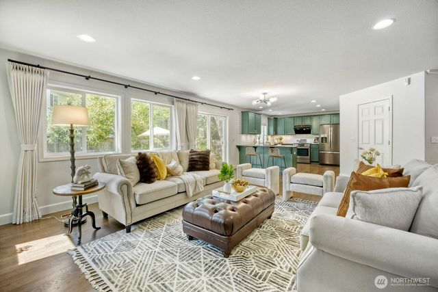 6551 17th Ave Avenue SW, Seattle, WA 98106