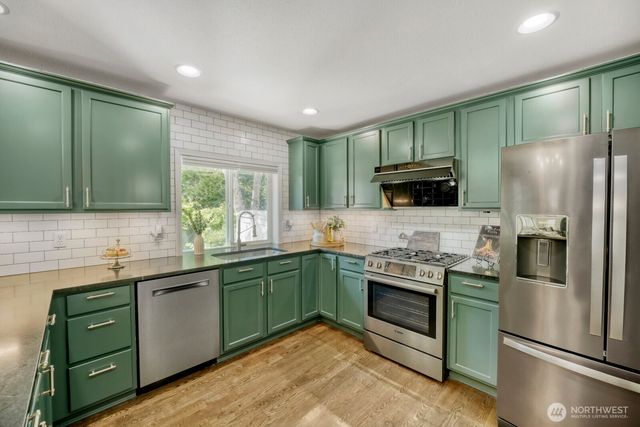 6551 17th Ave Avenue SW, Seattle, WA 98106